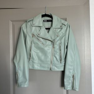 Zara mint green faux leather cropped moto jacket size Small - LIKE NEW!
